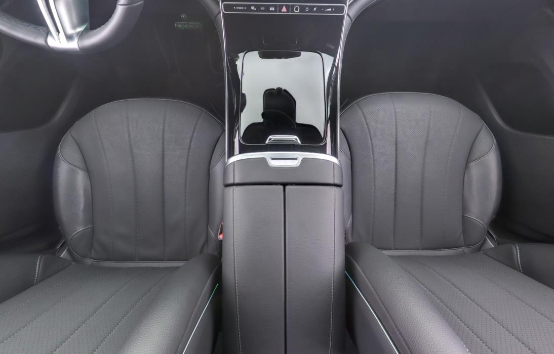 MERCEDES-BENZ EQE 2024