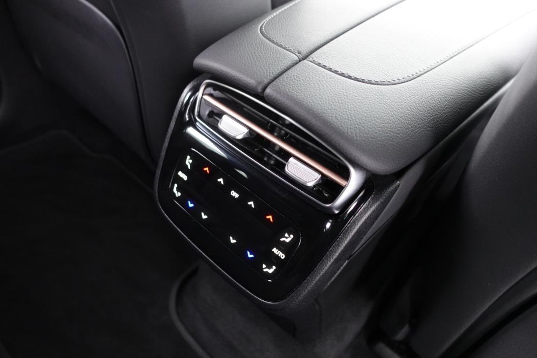 MERCEDES-BENZ EQE 2024