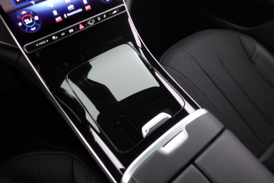 MERCEDES-BENZ EQE 2024