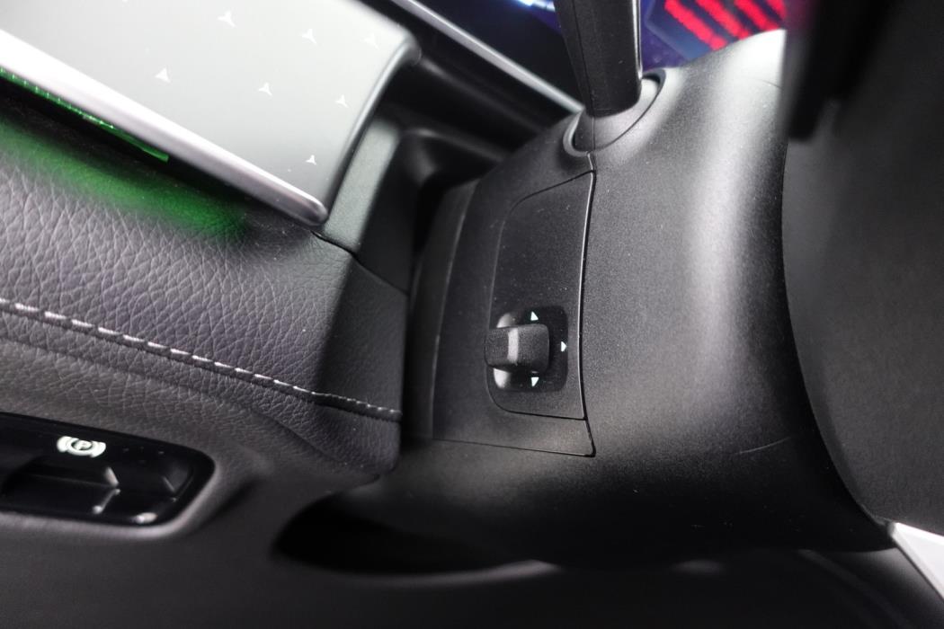 MERCEDES-BENZ EQE 2024