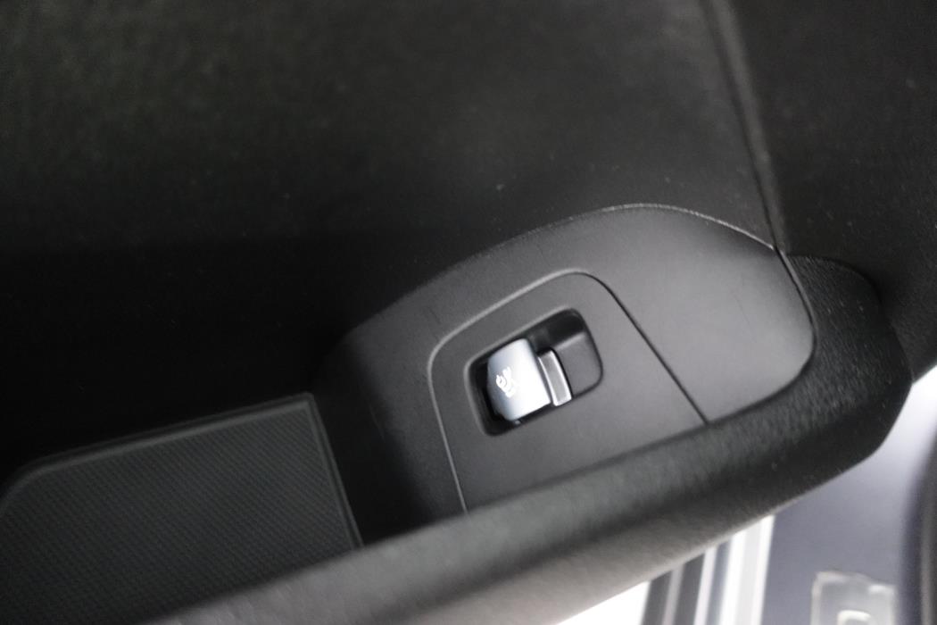 MERCEDES-BENZ EQE 2024