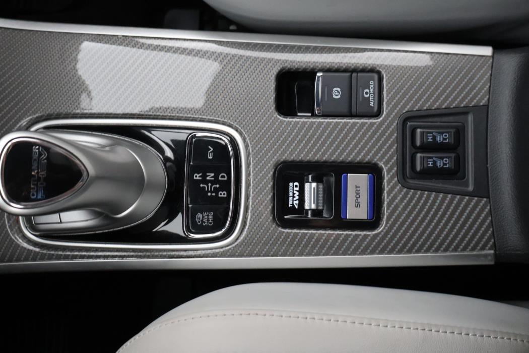 MITSUBISHI Outlander PHEV 2019