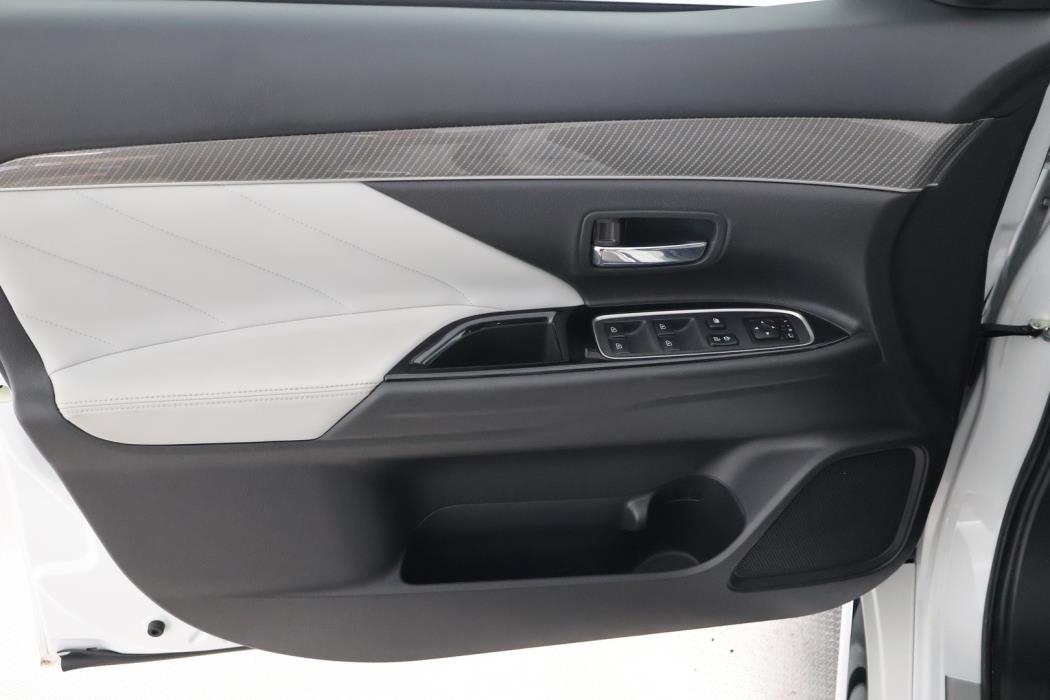 MITSUBISHI Outlander PHEV 2019