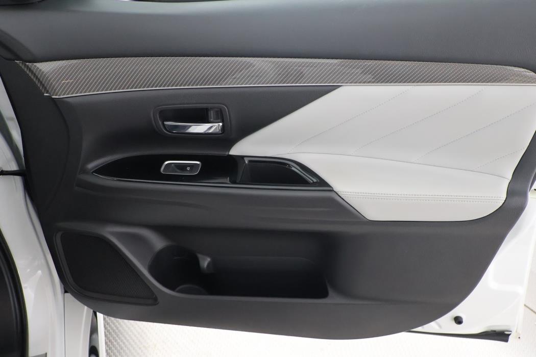 MITSUBISHI Outlander PHEV 2019