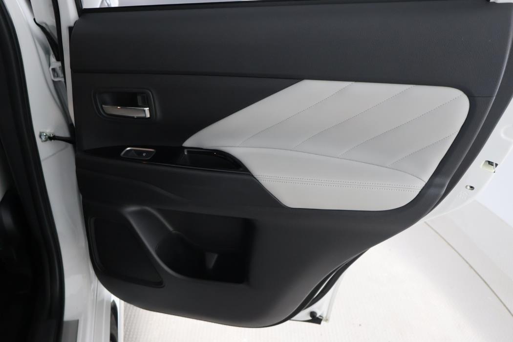 MITSUBISHI Outlander PHEV 2019