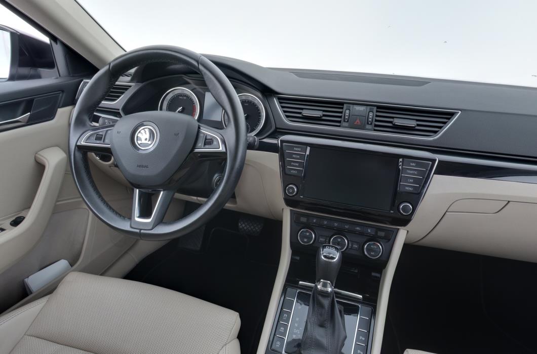 SKODA Superb 2016
