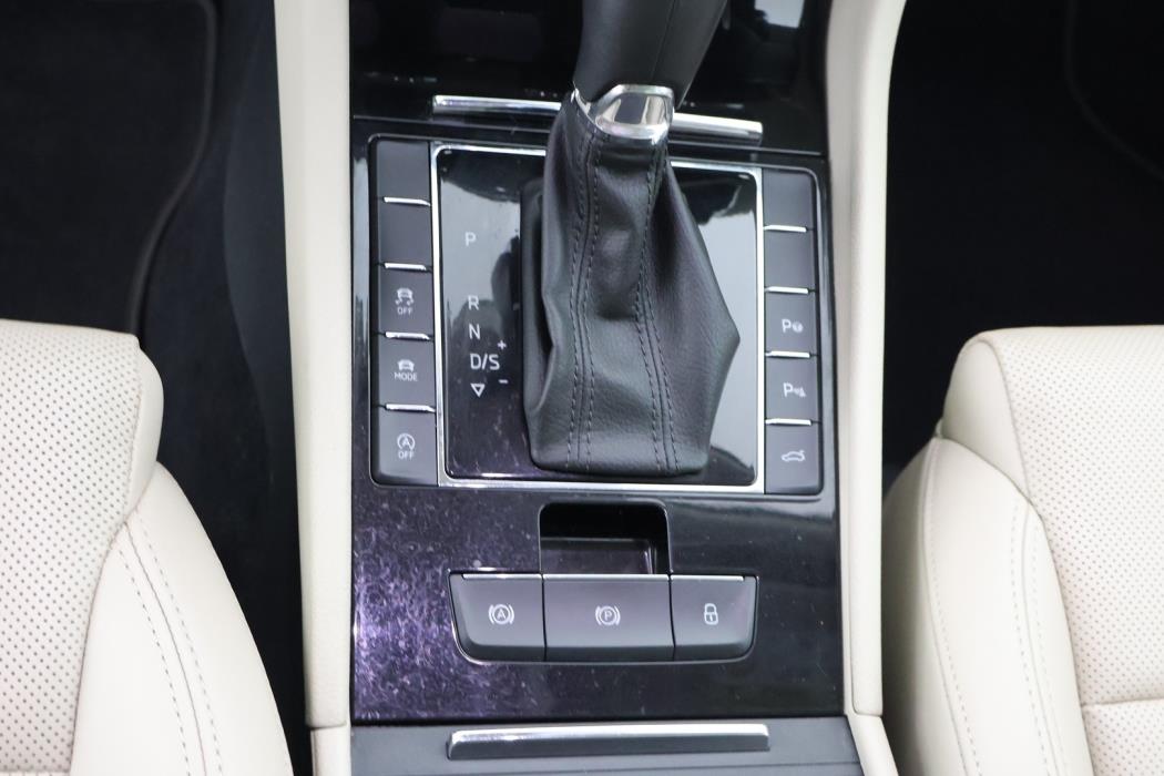 SKODA Superb 2016