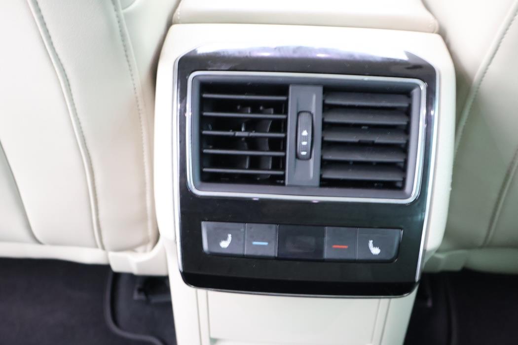 SKODA Superb 2016