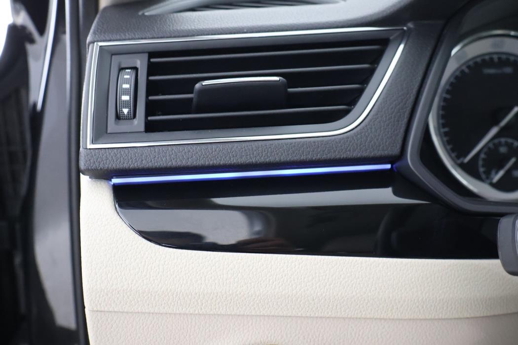 SKODA Superb 2016