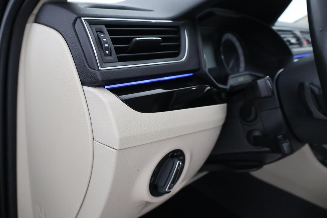 SKODA Superb 2016