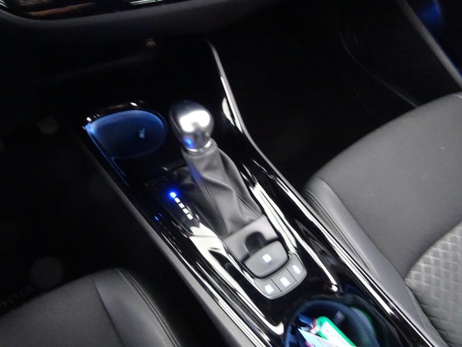 TOYOTA C-HR 2024