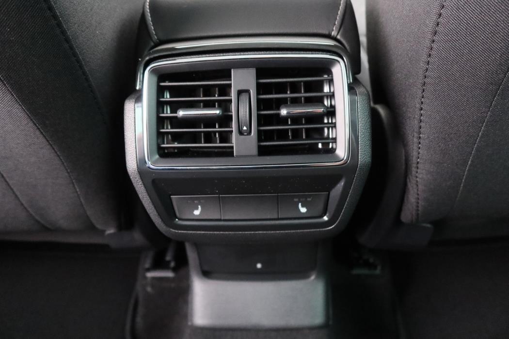 SKODA Karoq 2025