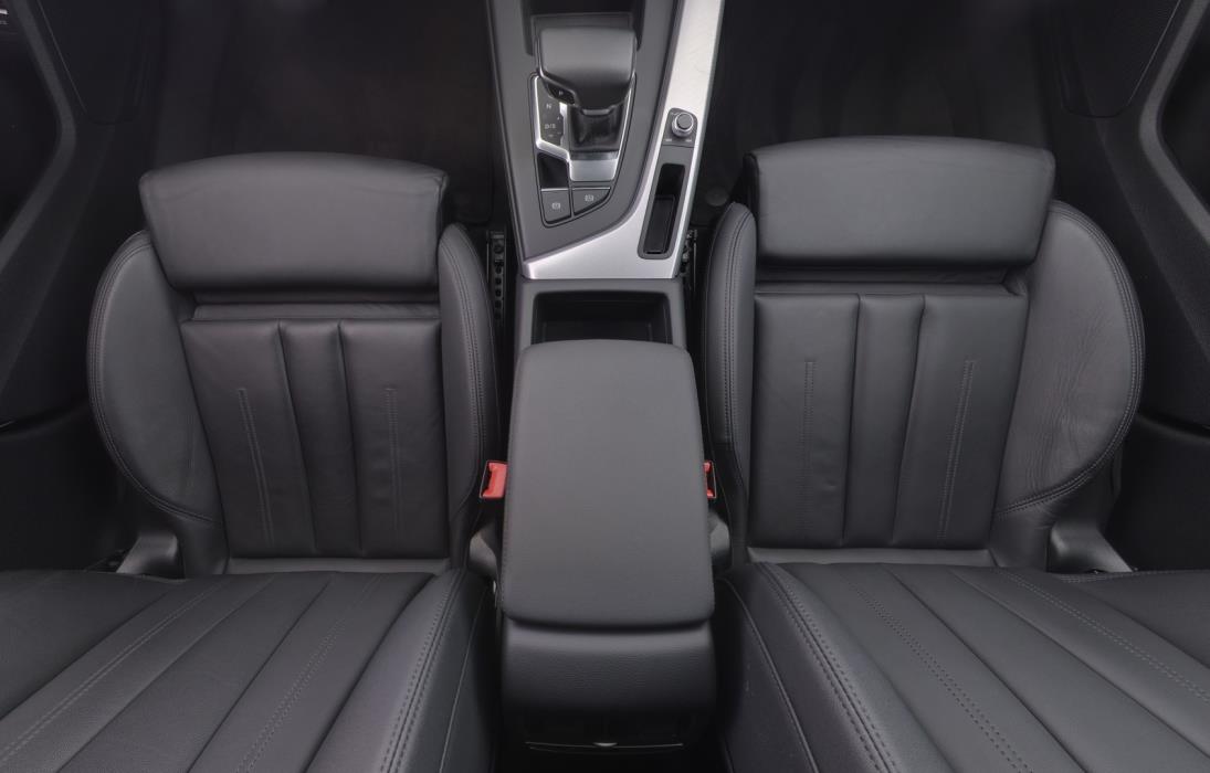 AUDI A4 2023
