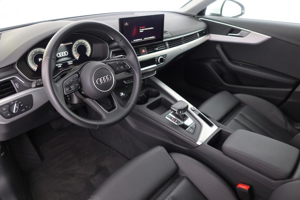 AUDI A4 2023