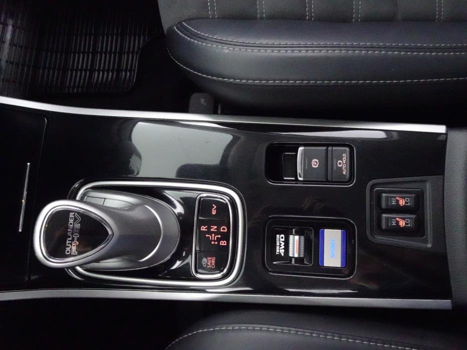 MITSUBISHI Outlander PHEV 2019