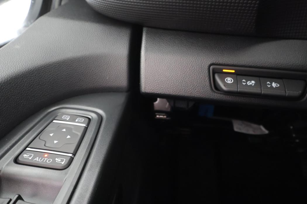 NISSAN Primastar 2024