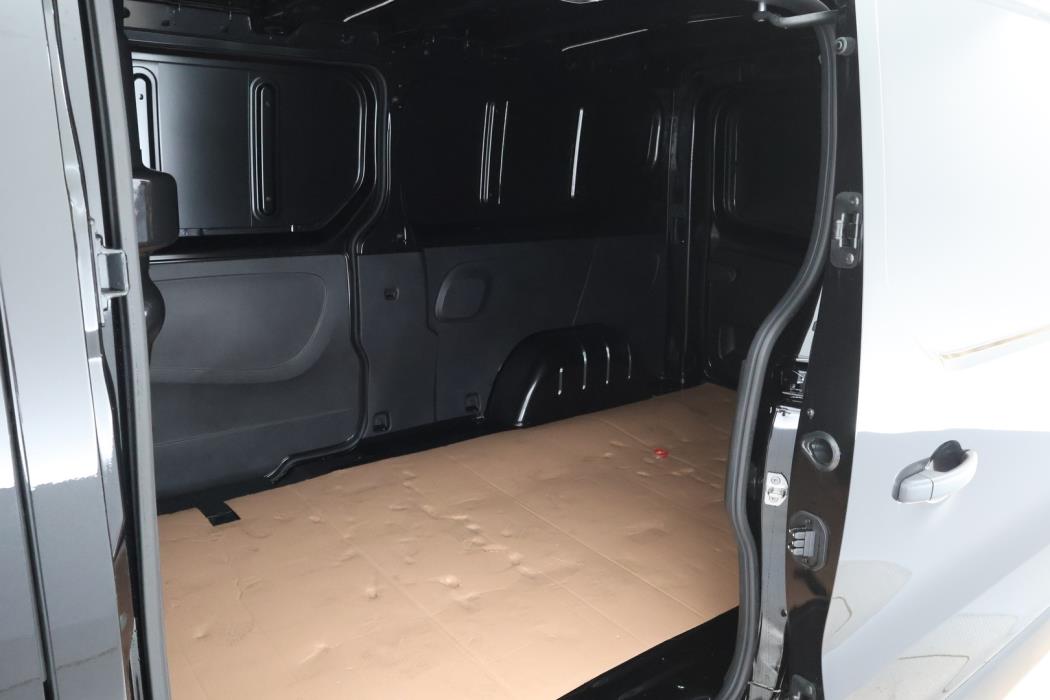 NISSAN Primastar 2024