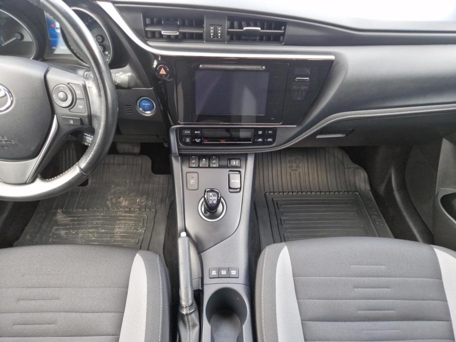 TOYOTA Auris 2017