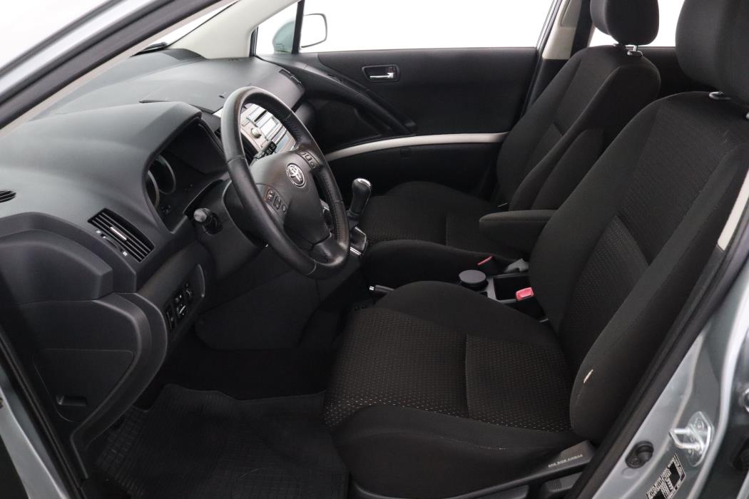 TOYOTA Corolla Verso 2008