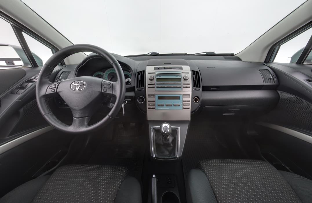 TOYOTA Corolla Verso 2008