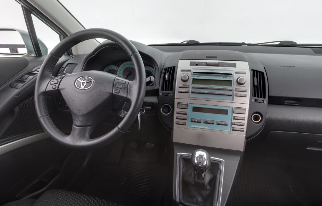 TOYOTA Corolla Verso 2008