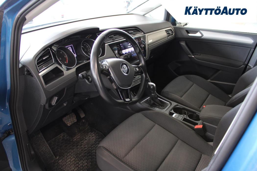 VOLKSWAGEN Touran 2019