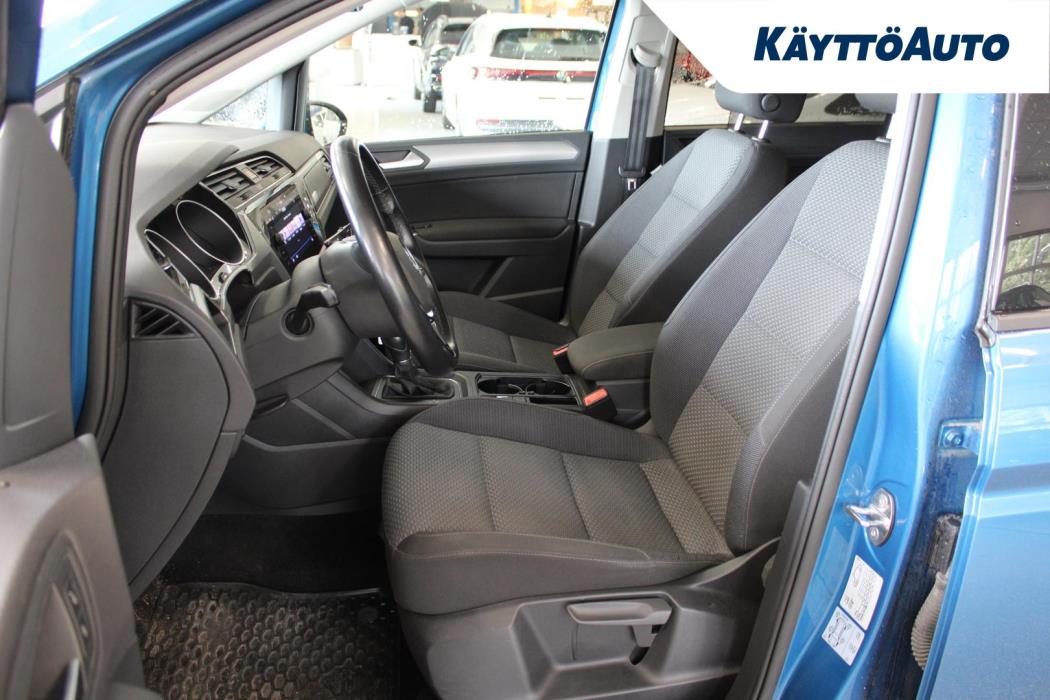 VOLKSWAGEN Touran 2019