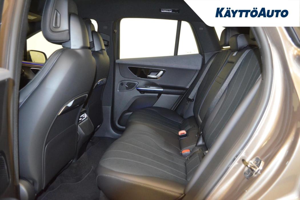 MERCEDES-BENZ EQE 2025