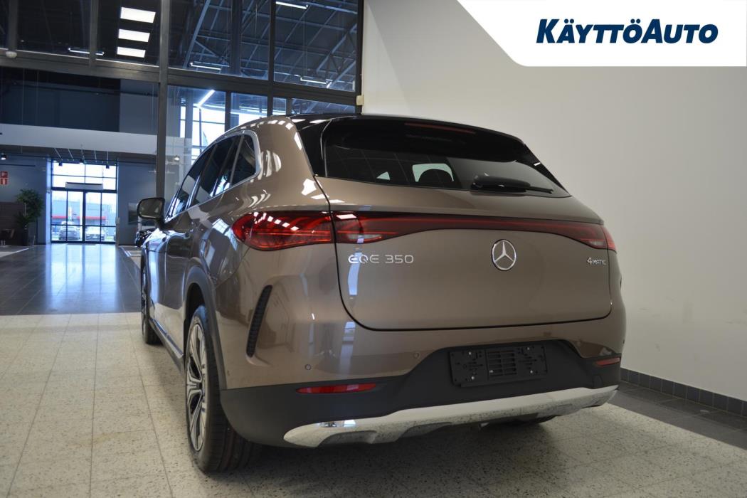 MERCEDES-BENZ EQE 2025