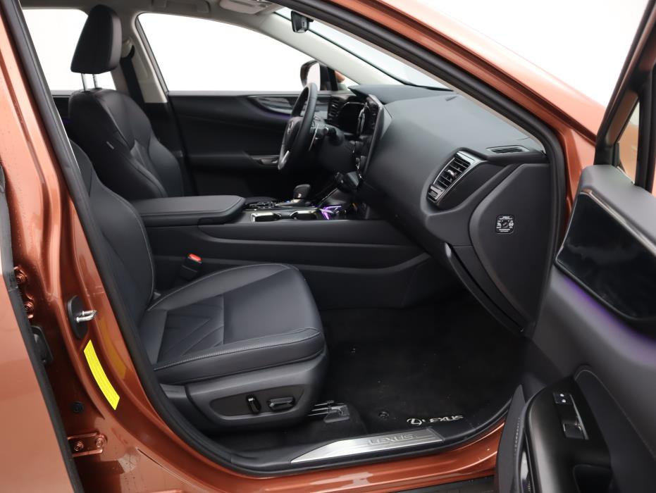 Lexus NX 2024