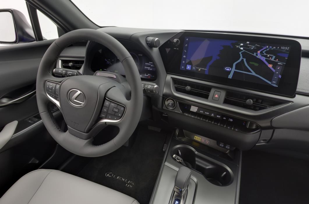 Lexus UX 2024