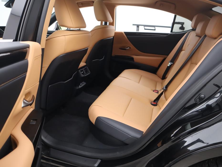 LEXUS ES 2024