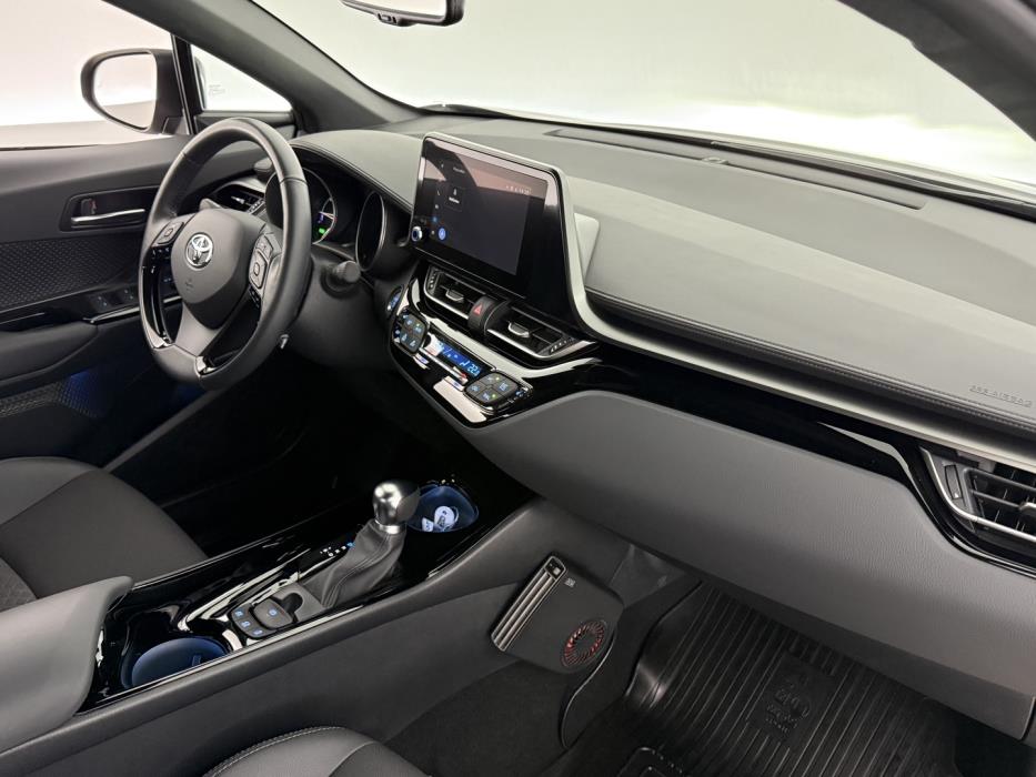 TOYOTA C-HR 2023