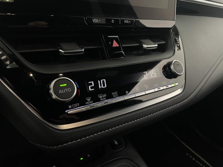 TOYOTA Corolla 2024