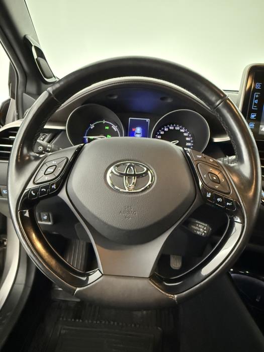 TOYOTA C-HR 2017