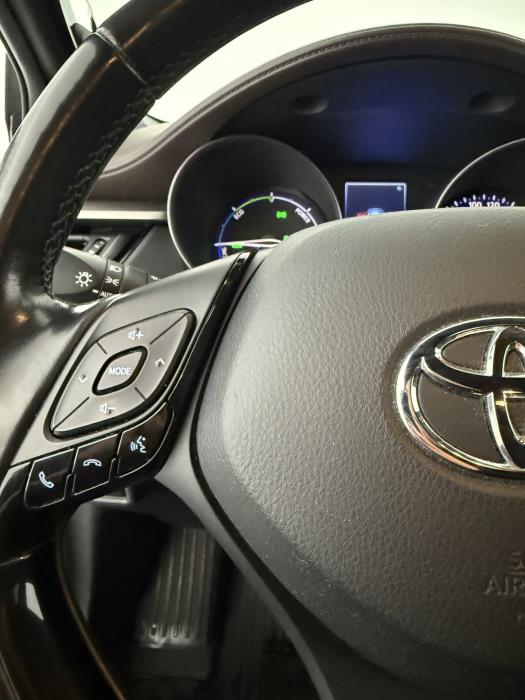 TOYOTA C-HR 2017