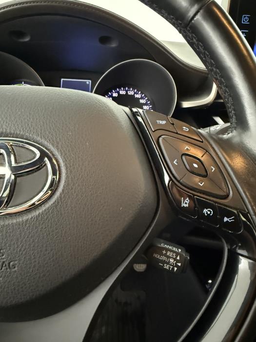 TOYOTA C-HR 2017