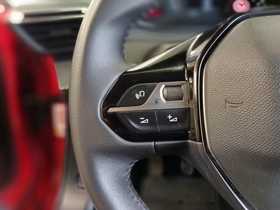 PEUGEOT 2008 2021
