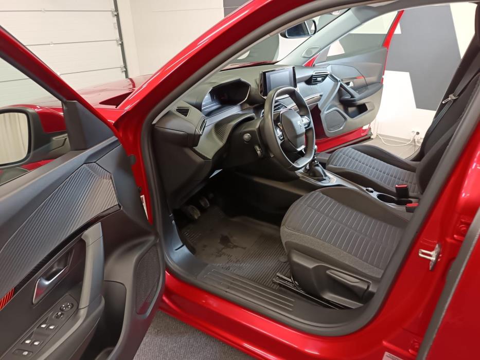 PEUGEOT 2008 2021