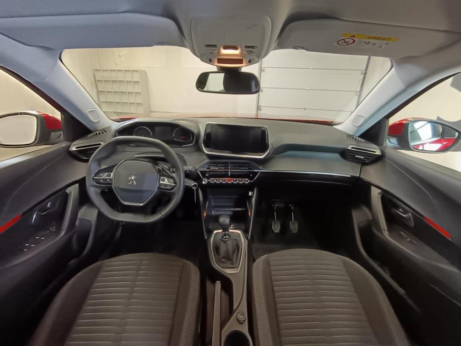PEUGEOT 2008 2021