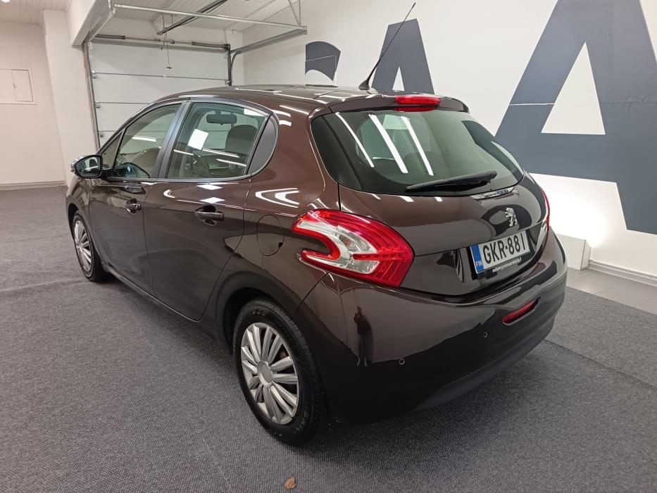 PEUGEOT 208 2013