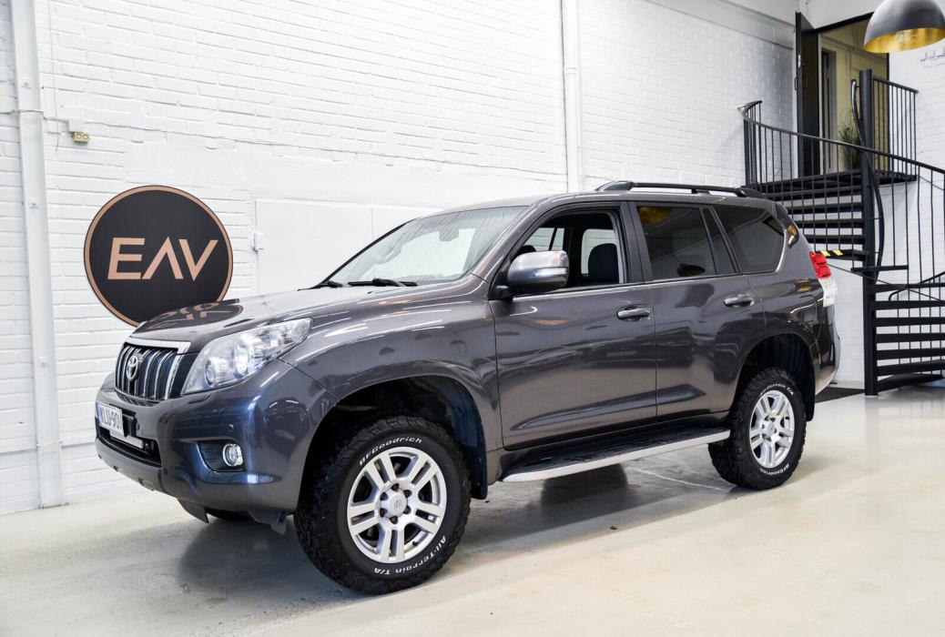 TOYOTA Land Cruiser 2010