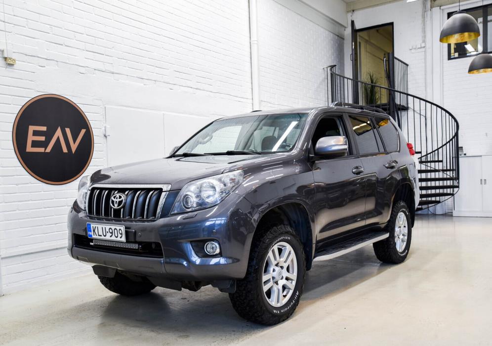 TOYOTA Land Cruiser 2010