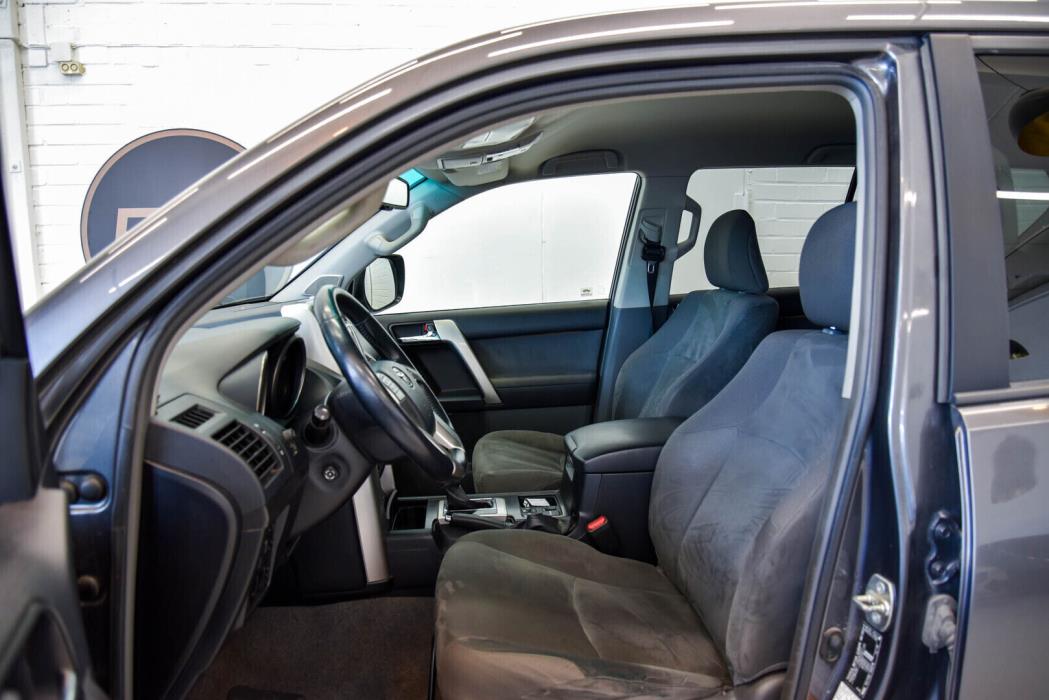 TOYOTA Land Cruiser 2010