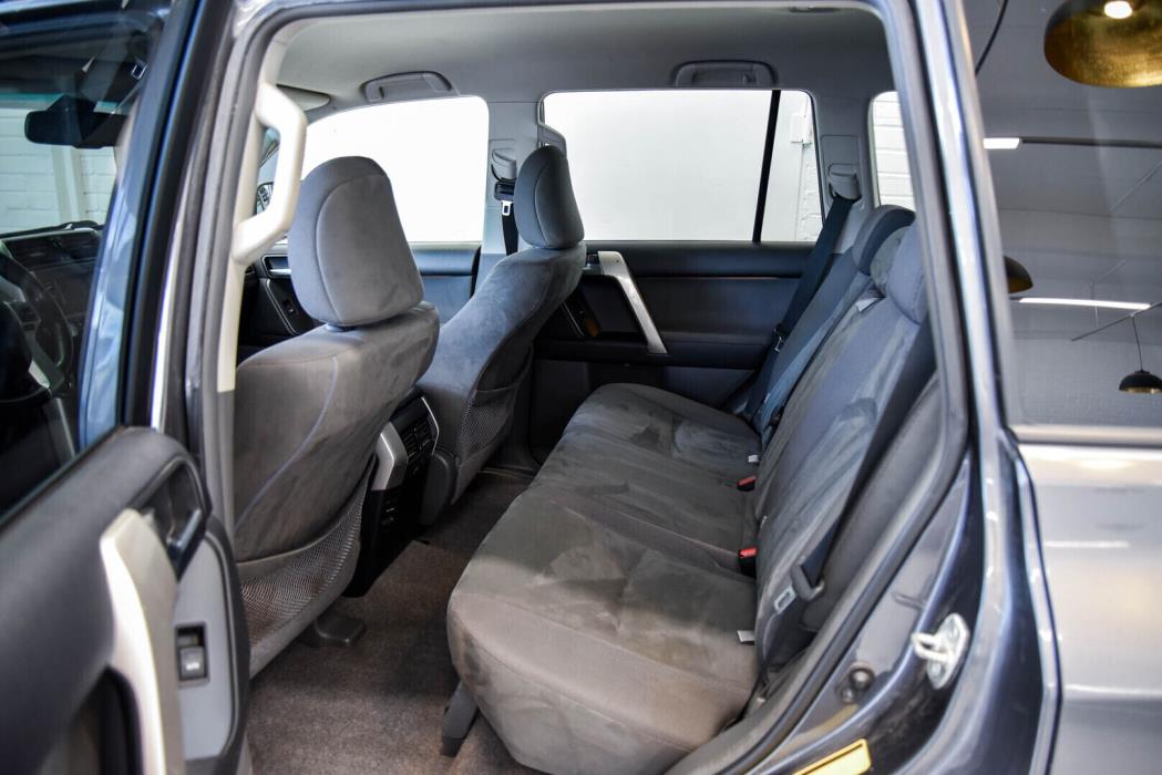 TOYOTA Land Cruiser 2010