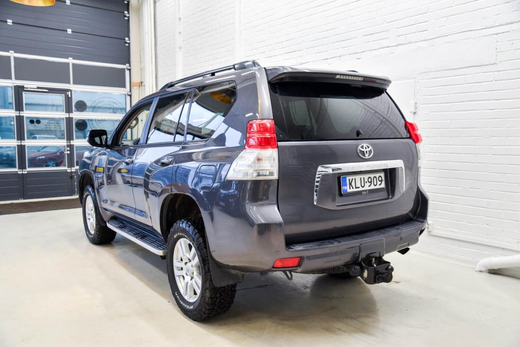 TOYOTA Land Cruiser 2010