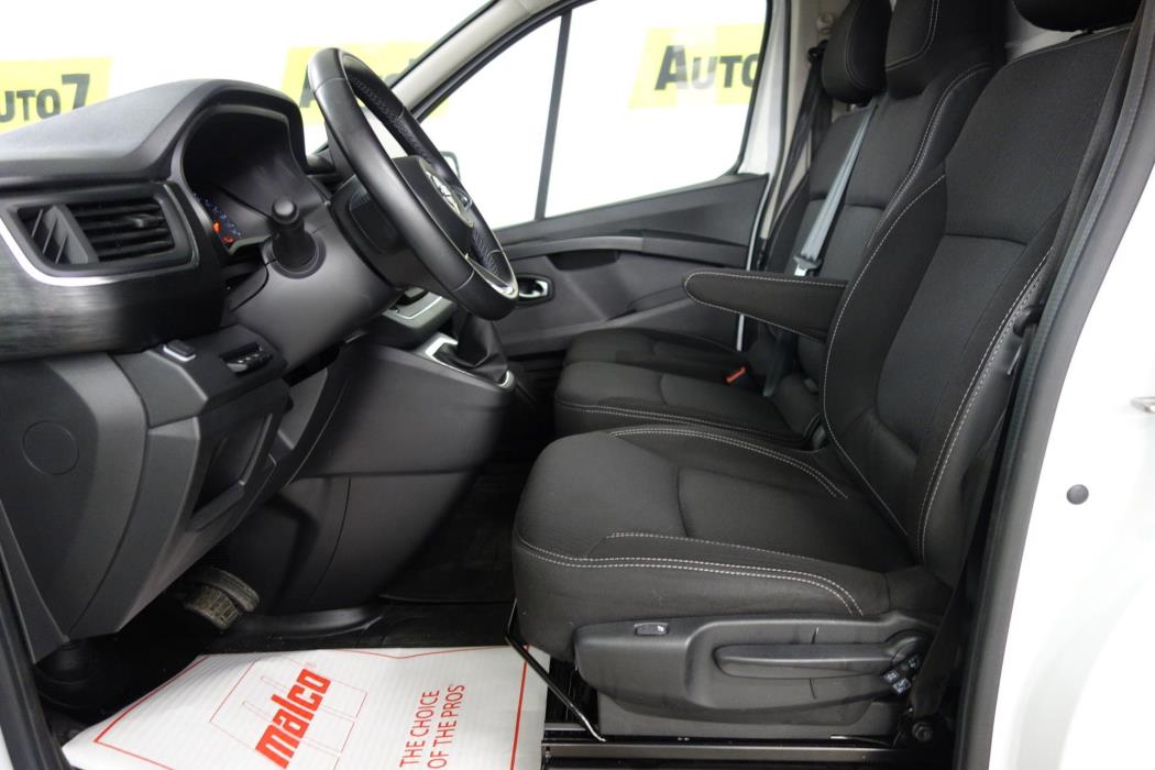 NISSAN Primastar 2023