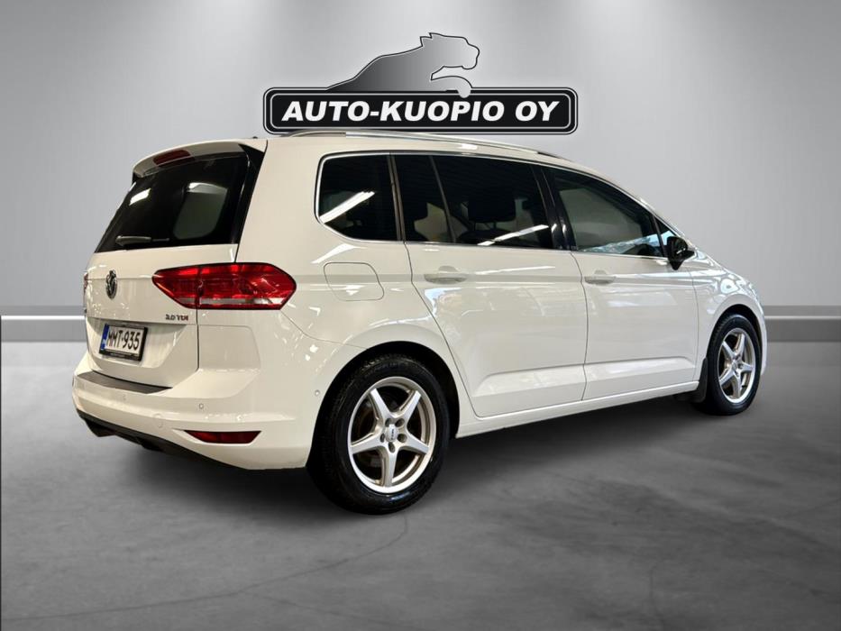 VOLKSWAGEN Touran 2016