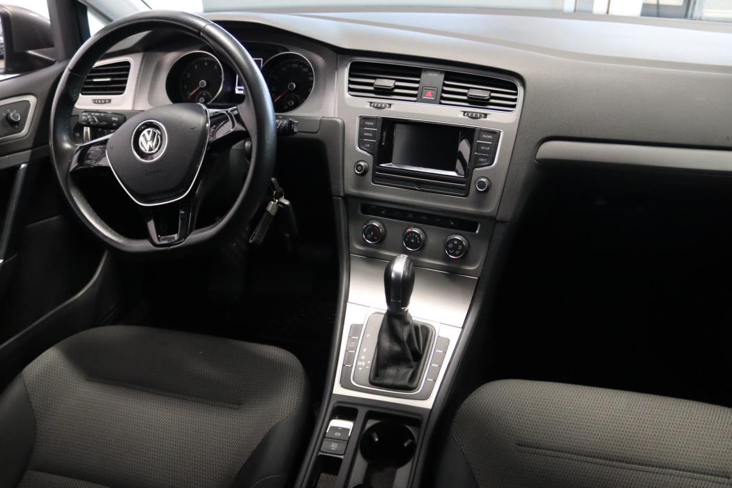 VOLKSWAGEN Golf 2016