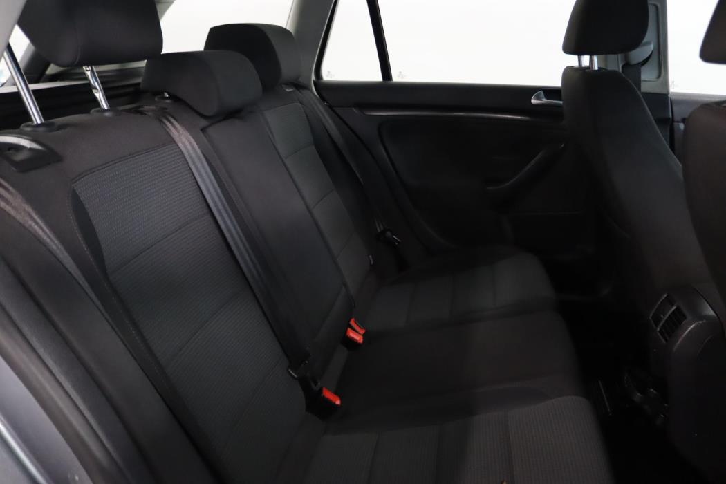 VOLKSWAGEN Golf 2012